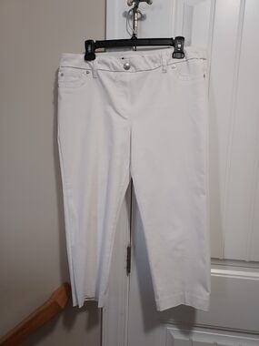 Women's White Capri Pants